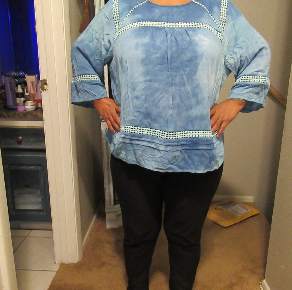 Plus  size blouse 3X - Picture 2 of 4
